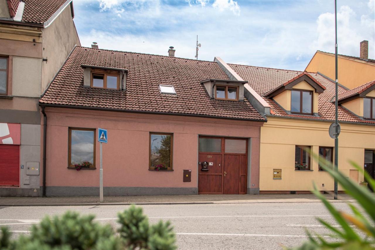Podkrovni Apartman S Vyhledem Na Namesti Lomnice nad Luznici Exterior photo
